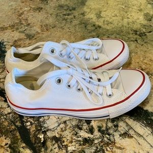 Women’s classic Converse shoes, Sz 6.5
